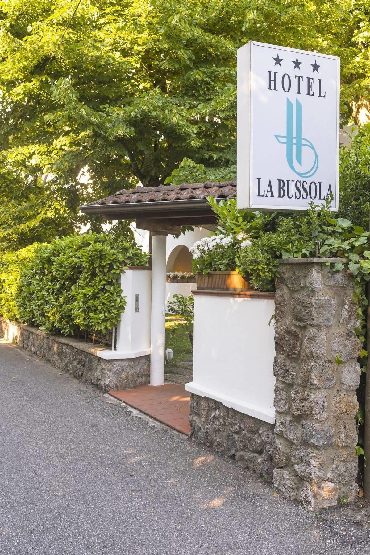 Hotel La Bussola Марина-ді-Масса Екстер'єр фото